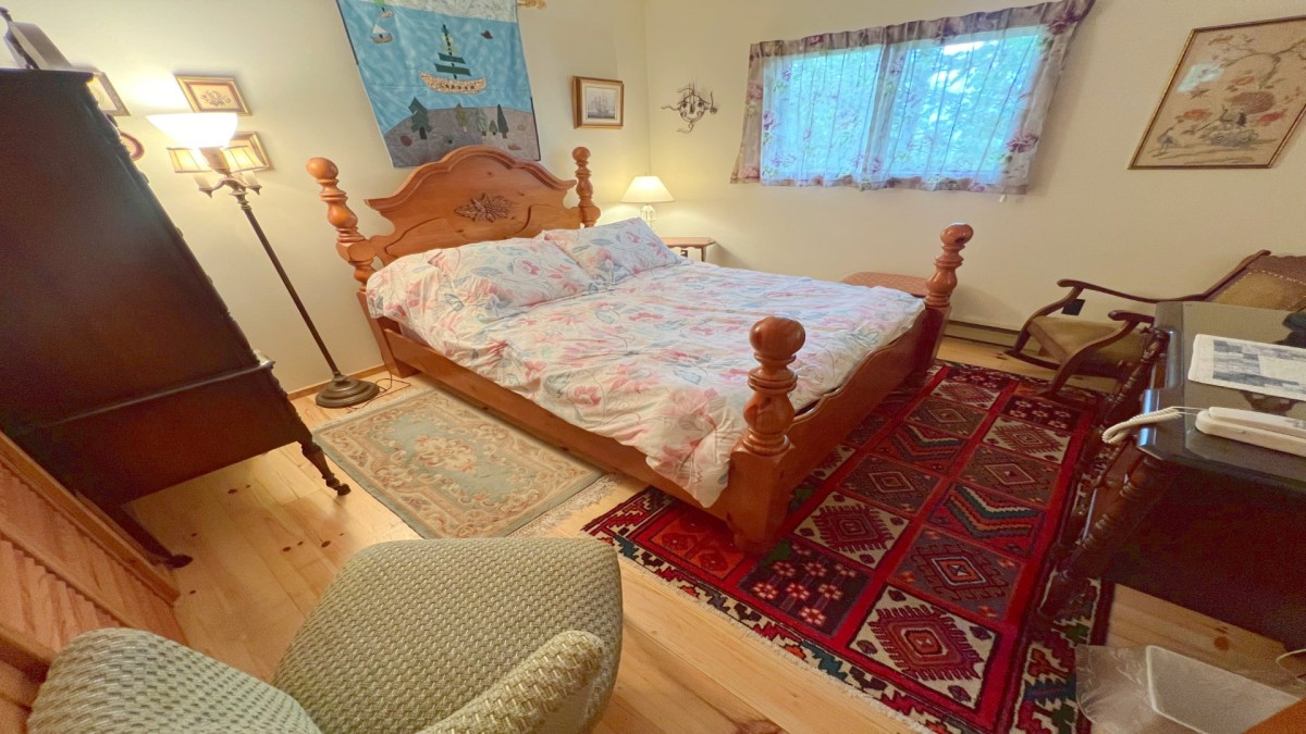Bedroom 1 - Main Level